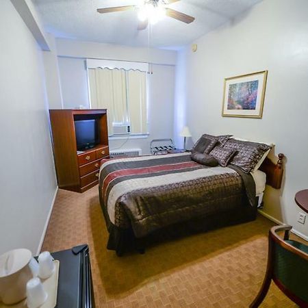 The Mountaineer Hotel Williamson Extérieur photo